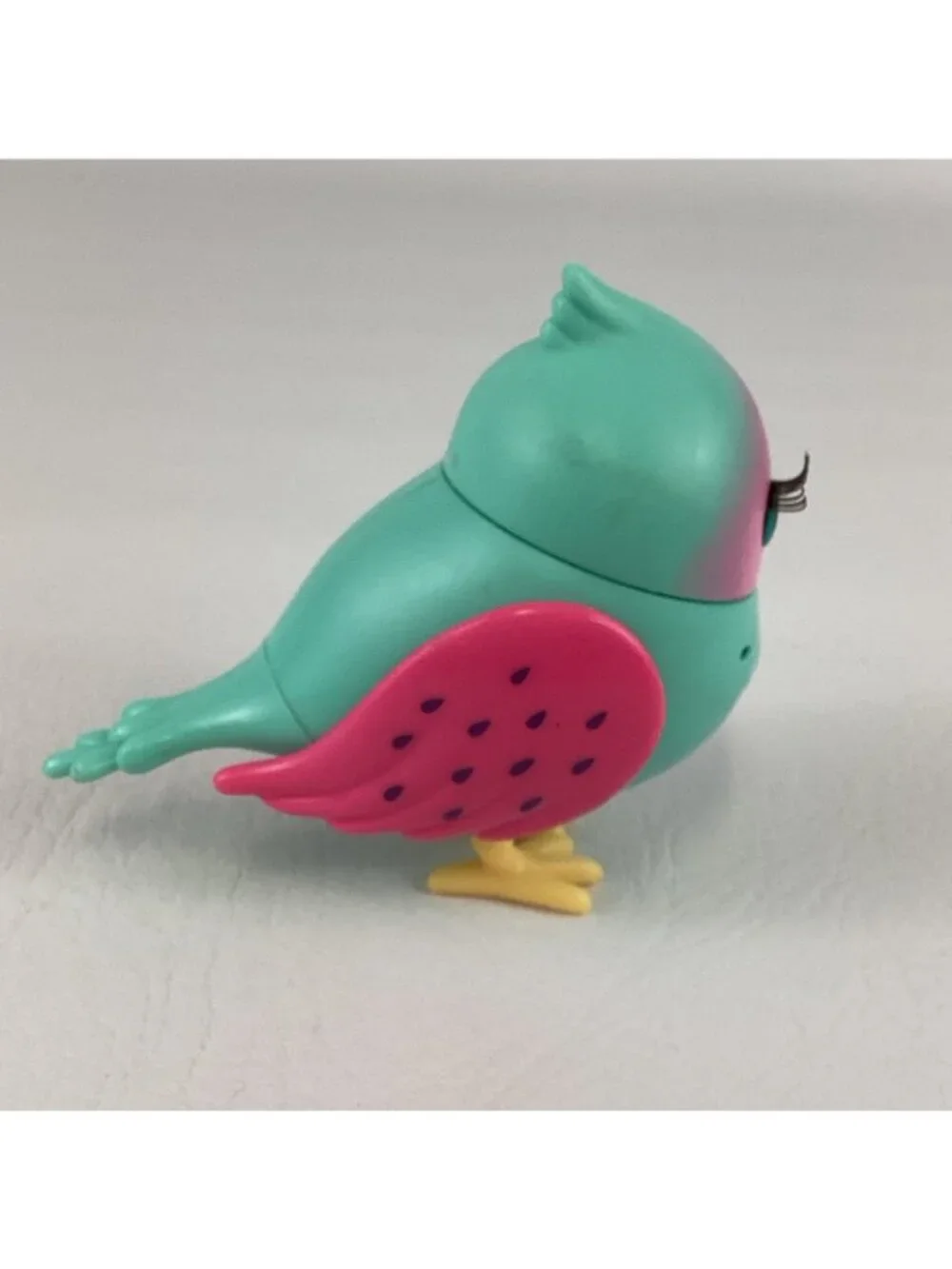 Little Live Pets Lil Bird Pippa Peeps Interactive Pet Figure Sounds Singing Toy
